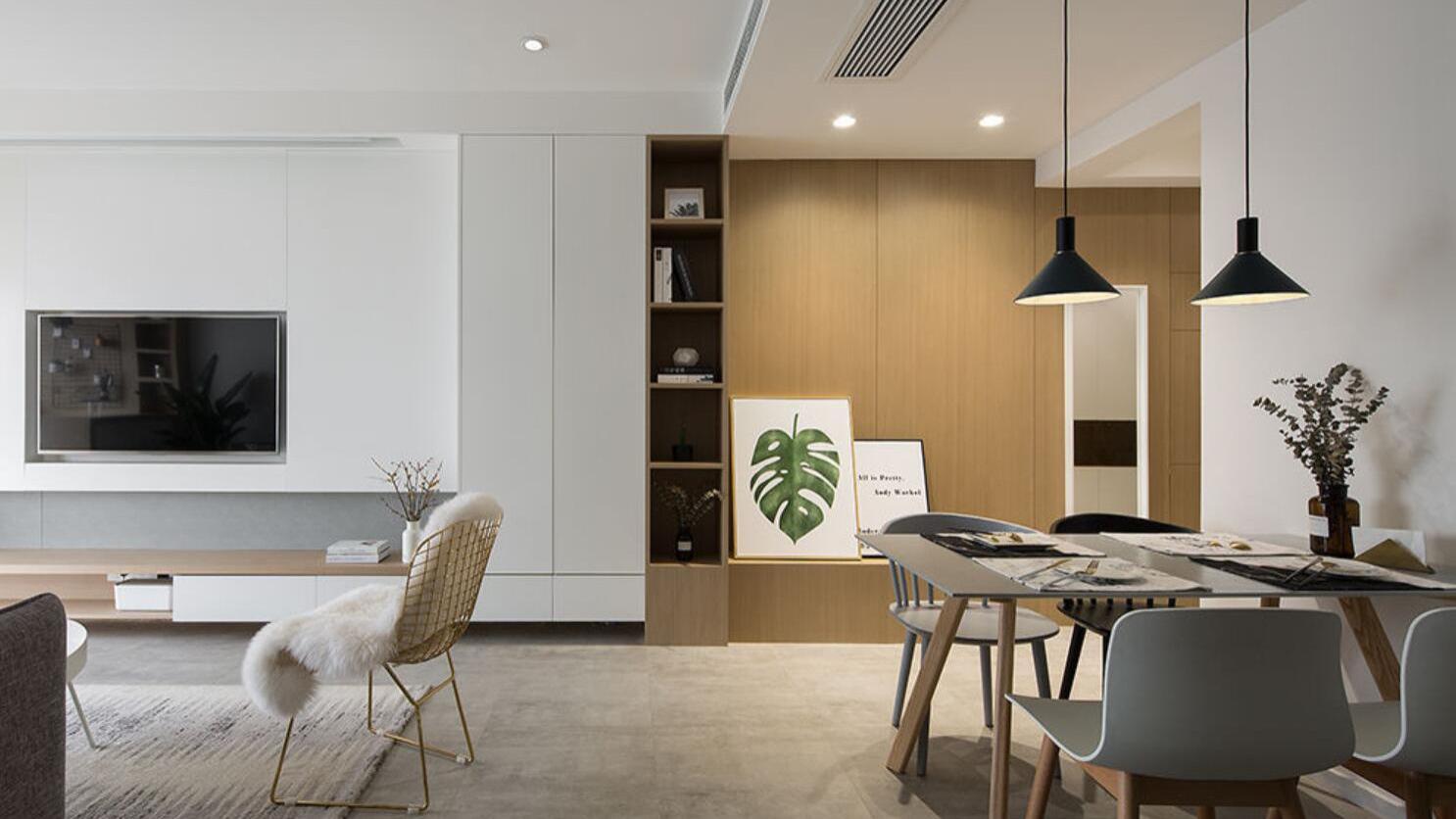 原来不改造也能做到实用，她90㎡新家，进门就是8米长的功能柜