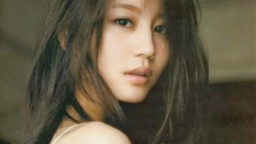 面膜 33岁日剧女神堀北真希凭“神秘透明感”登上热搜，少女美肌离不开独家小秘诀