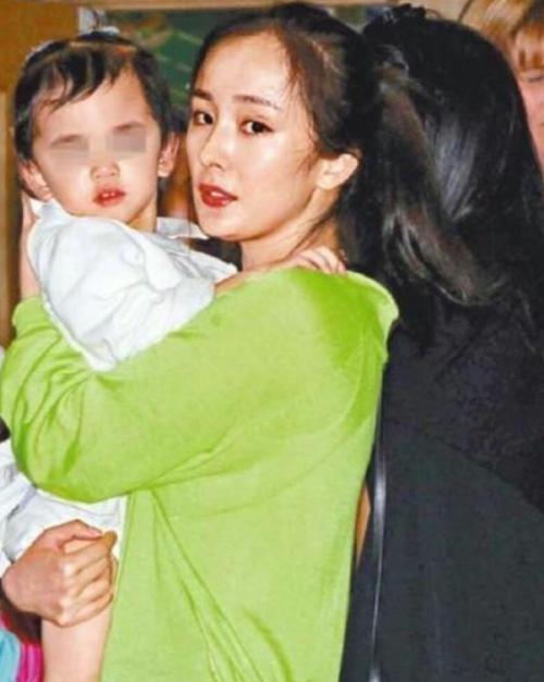 杨幂删掉的三条动态:一条为女儿,一条因为爱国,最近一条没必要 杨幂删掉的三条动态:一条为女儿,一条因为爱国,最近一条没必要