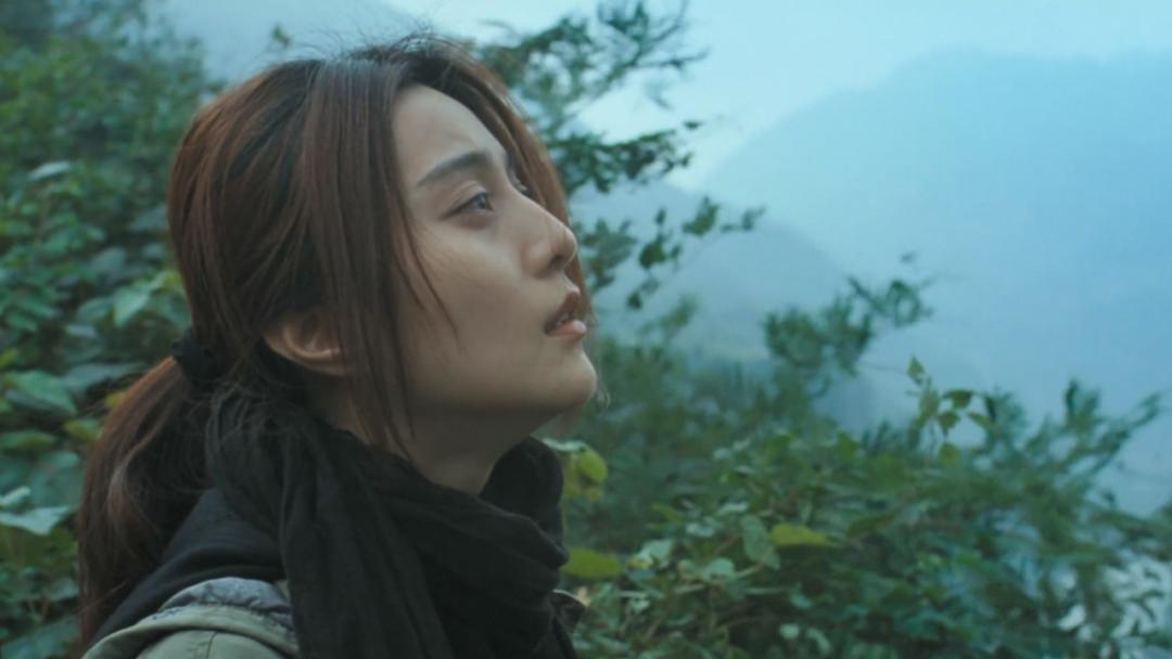 白月梦闲谈|父亲是个酒鬼，母亲软弱无能，她是怎么成为彪悍女人的？