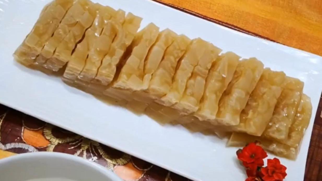 猪皮冻|做猪皮冻时，最忌直接下锅煮，教你正确做法，皮冻清爽筋道无腥味