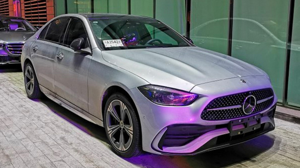 【国产新奔驰C级实车曝光，2个