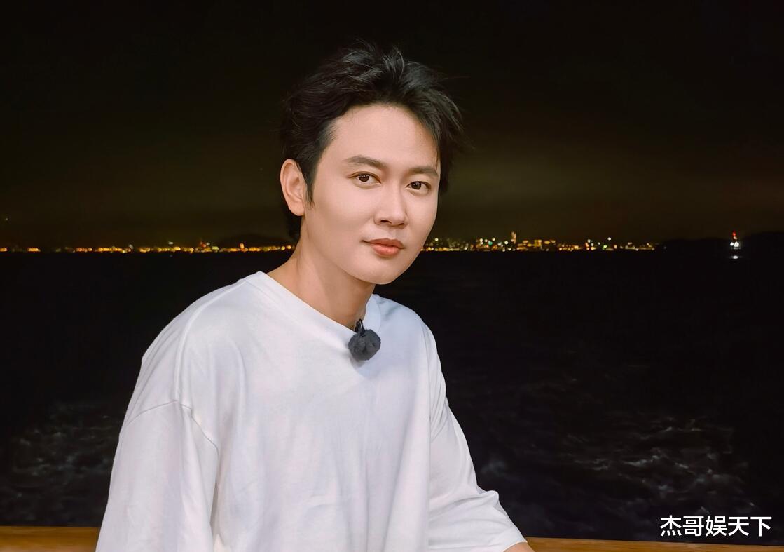 《德云斗笑社》已经两季了,但真正玩明白的人只有岳云鹏和孟鹤堂 《德云斗笑社》已经两季了,但真正玩明白的人只有岳云鹏和孟鹤堂