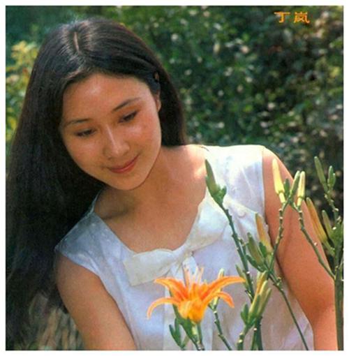 还记得《少林寺》中的牧羊女吗?如今57岁了,已身价过亿,但依然很美 还记得《少林寺》中的牧羊女吗?如今57岁了,已身价过亿,但依然很美