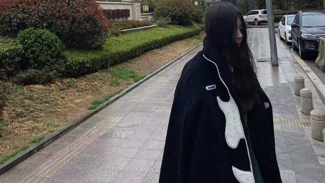 素菜 长发披肩的老弟