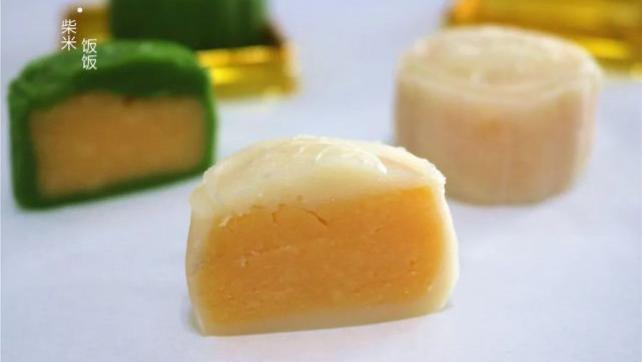 面食|中秋节月饼，不用烤箱也能做，蒸一蒸，细腻滋润更好吃