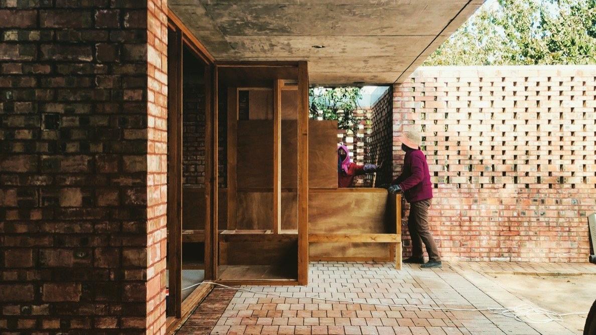 132万设计出一个毛坯房！拿农民的钱实现自己的艺术理念合适吗？