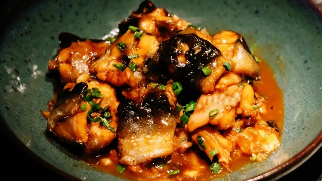 辣椒|家常美食推荐：红烧鳗鱼，萝卜炖牛腩，糟辣酱蒸鸡腿，疯狂安利呀