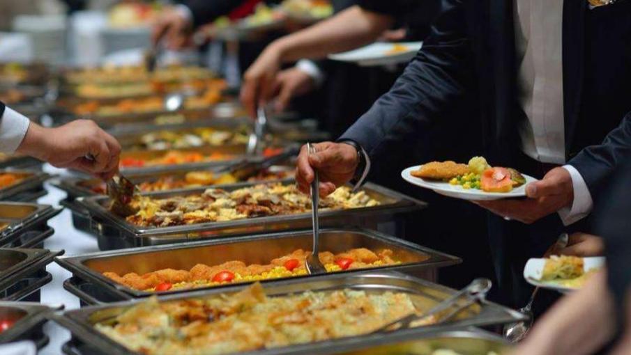 自助餐|吃自助餐，聪明人专挑这4种食物，多吃1份就回本，老板内心在咆哮