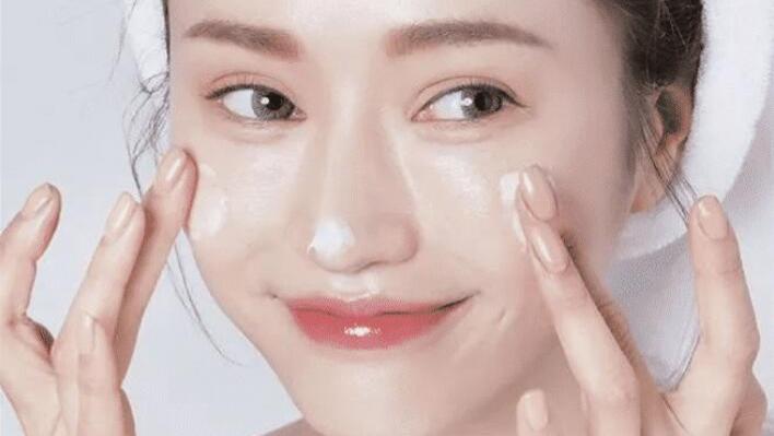 护肤 给女生的一个忠告: 避开护肤的3大“误区”，肌肤才会越来越嫩