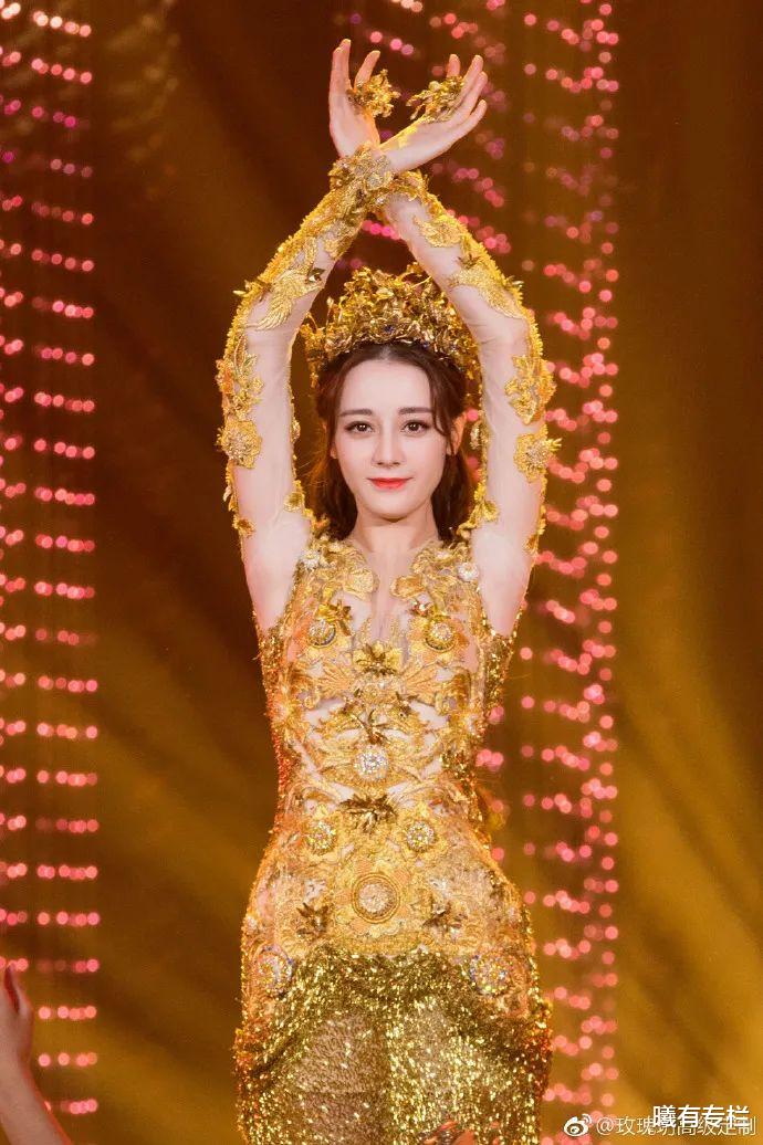中国高定第一人：蕾哈娜的「龙袍」与赵丽颖的「热搜」