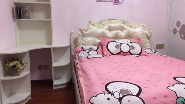 家有爱洁癖婆婆，每天把房子收拾干净，入住1年还跟新的一样