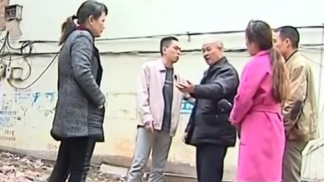 蓦然一牟 家中多了5套拆迁房，80岁老父母要分给两个女人，儿子不服气了！