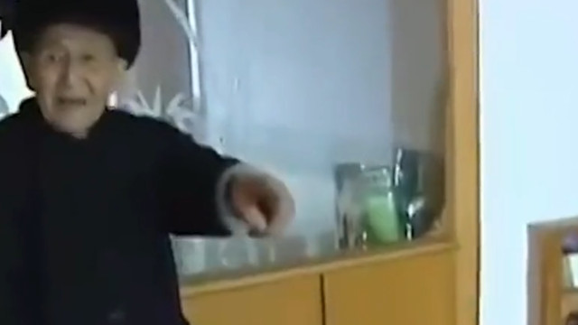 蓦然一牟 九旬老父与保姆同居10年，晚年想返乡养老遭子女拒绝纪录片