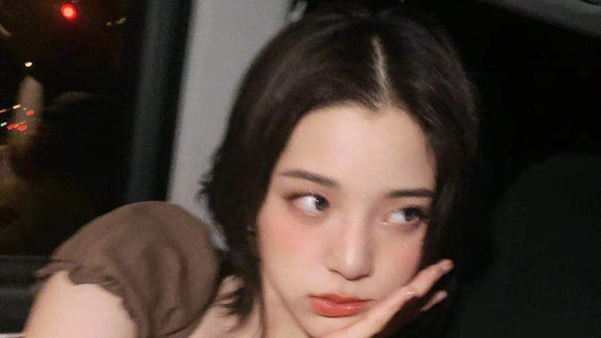 欧阳娜娜|造型大变样！欧阳娜娜长发剪短发似网红，脸上“花旦妆”更具特色