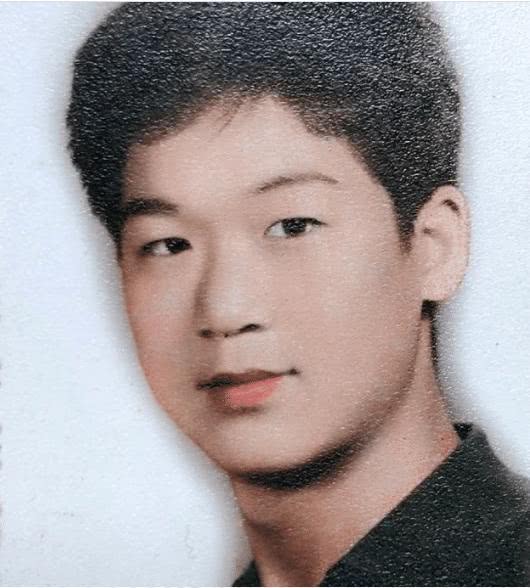 32年前,张国立在南极点燃炸药包,救下100多人荣获二等功 32年前,张国立在南极点燃炸药包,救下100多人荣获二等功