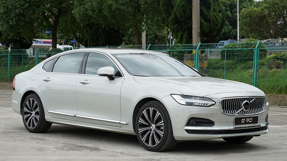 【1款车比老款贵5千元，新款沃