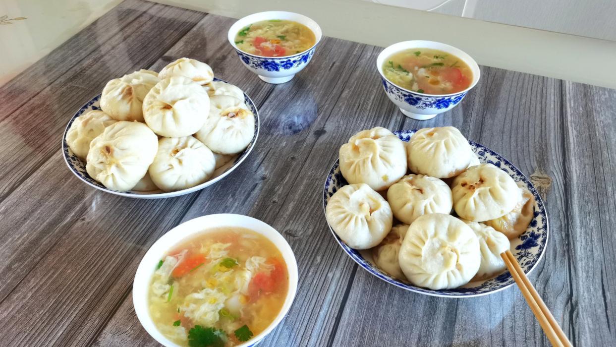 面粉|跟师傅学的肉包子做法，味道果然不一般，中秋节给家人蒸一锅太香