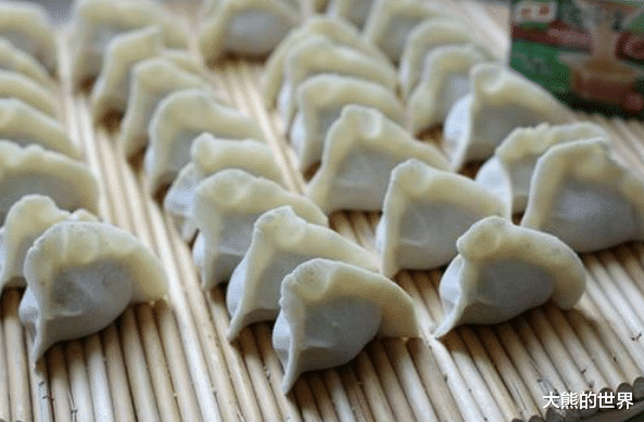 超市冻饺子,一袋几块钱,用的是猪肉吗?能放心吃吗?终于明白了 超市冻饺子,一袋几块钱,用的是猪肉吗?能放心吃吗?终于明白了