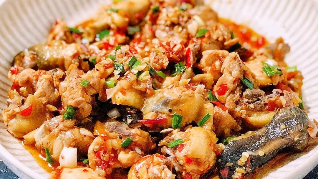 蘑菇|家常小炒菜推荐：蒜蓉剁椒小炒鸡，蒜炒空心菜，泡椒牛肉，敲下饭
