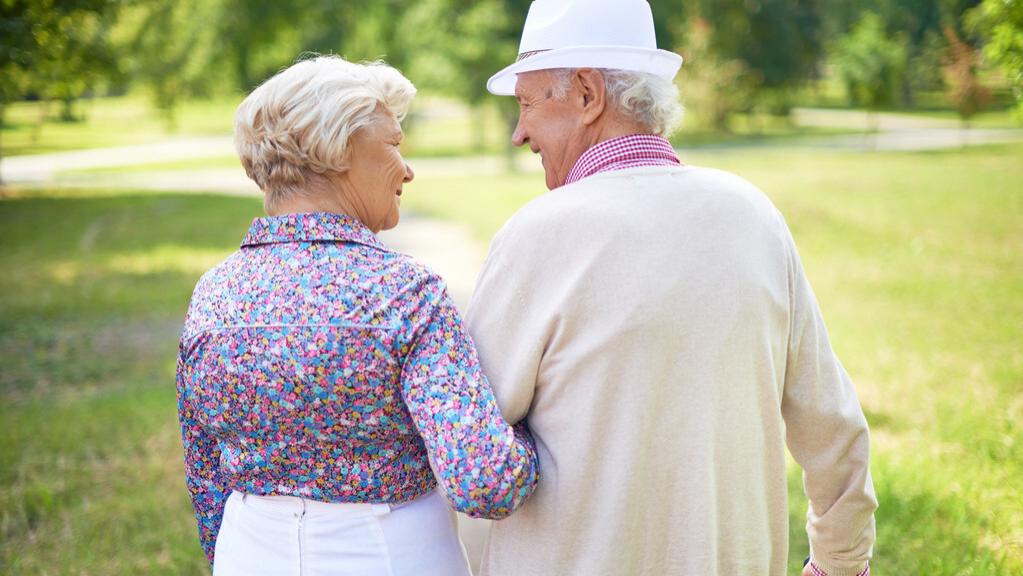 林木婉莹 老伴头七刚过孩子就赶我走！60岁大妈霸气反击：砖头都不留给你们