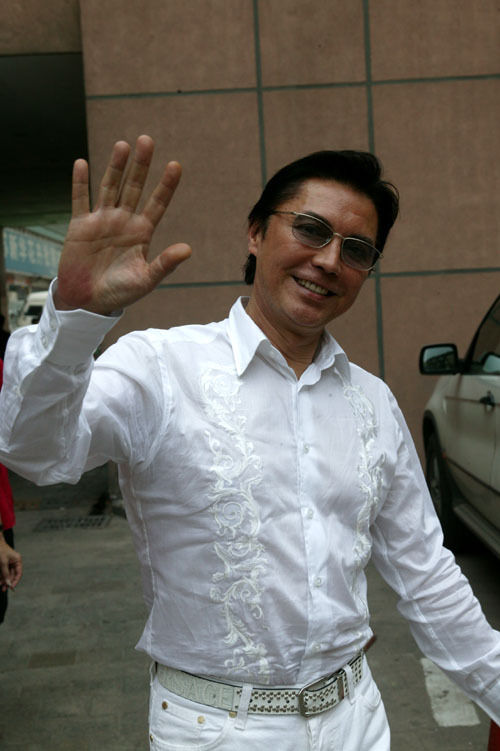林青霞王祖贤为他着迷68岁尊龙近况身世谜团终于揭开