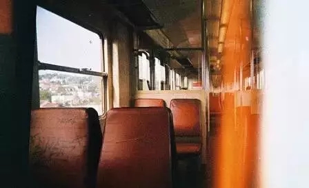 人这一生，我们在浮世中走过，遇