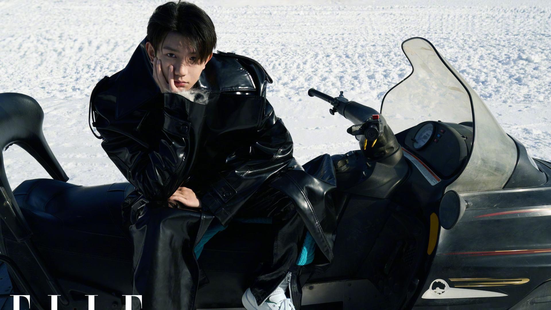 王源|王源冬天买短袖被偶遇，又是经典摇头否认，被说太可爱了