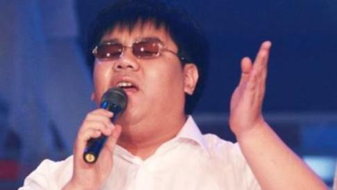 盲人|一年失去3位至亲，成名后张狂耍大牌，盲人歌手杨光怎么这么糊涂