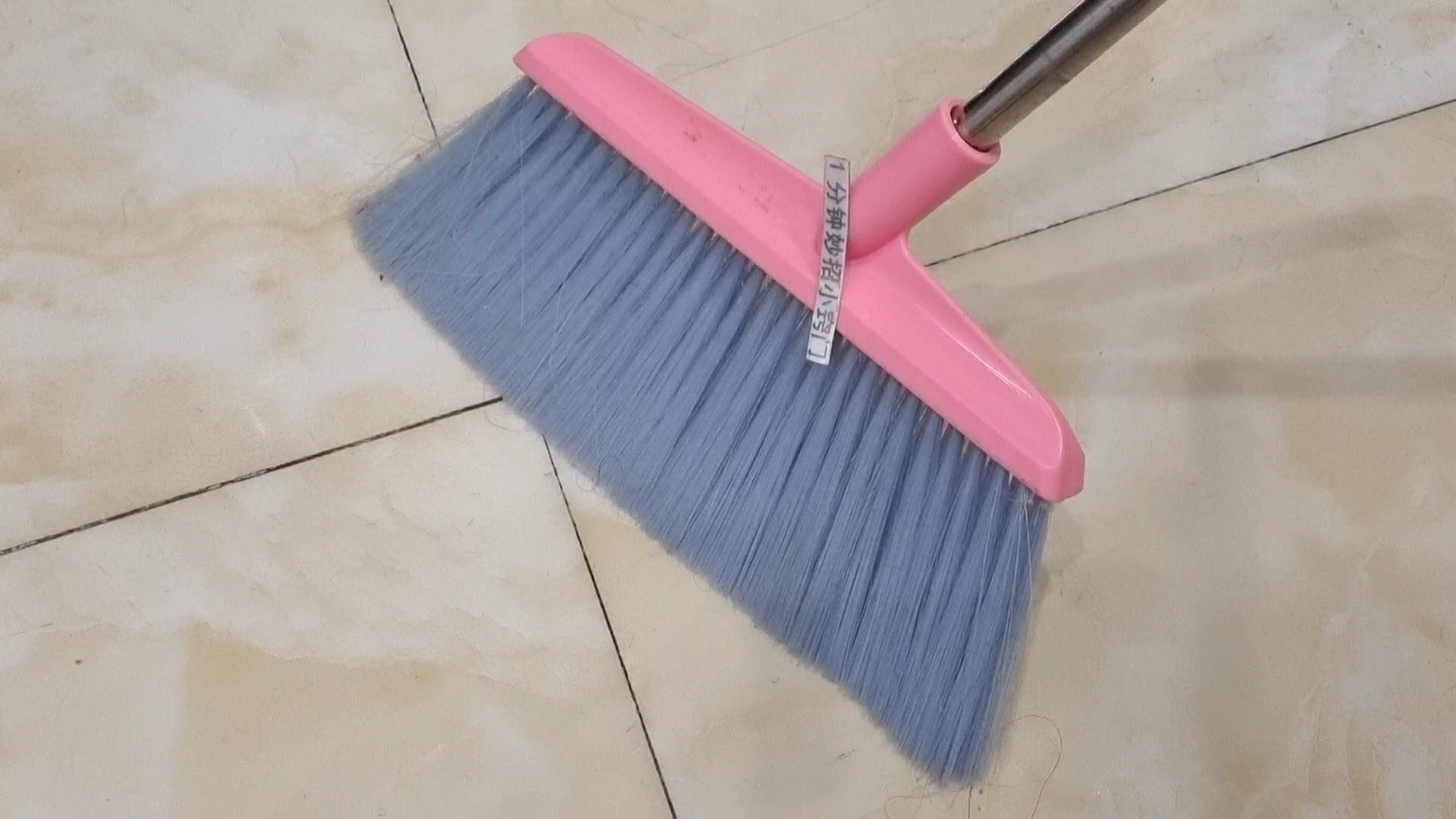 家里有3个位置，切记不能放扫把了，现在知道不晚，看完别再放错