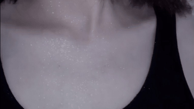 补水|张予曦晒出自用身体乳，美白补水，持久留香，网友：平价香奈儿！