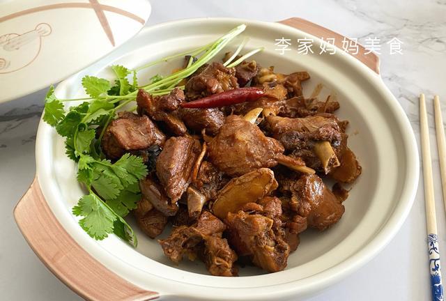 香菇|入冬后，女人有条件要多吃这道菜，营养又不贵，冬天吃特别养人