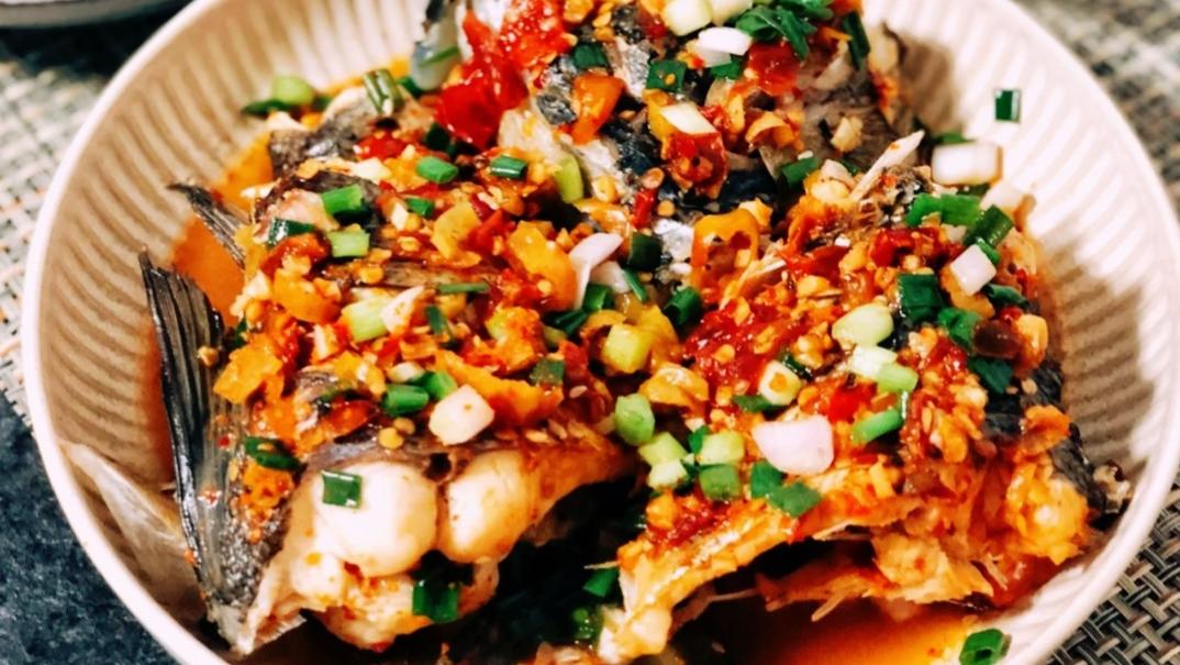 面包|好吃又下饭的美食家常菜推荐：剁椒蒸鱼，秘制葱油鸡，春笋焖牛肉