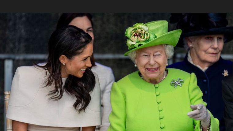 欧美明星|英女王最小曾孙女正脸照，疑似皮肤白皙头发乌黑，中和父母优点长