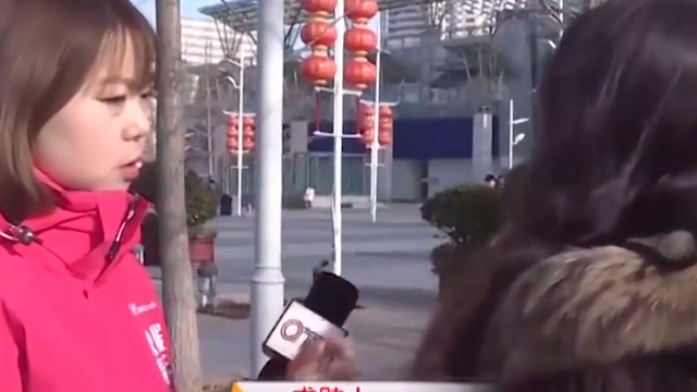 魔芋 女子去烫发，结果毁了一头头发，理发师：送你三次护理还想怎样？