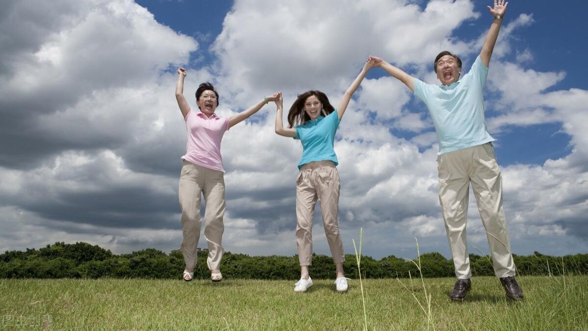 青蓝中医健康|盛夏高温来袭，别让“热伤风”找上身！