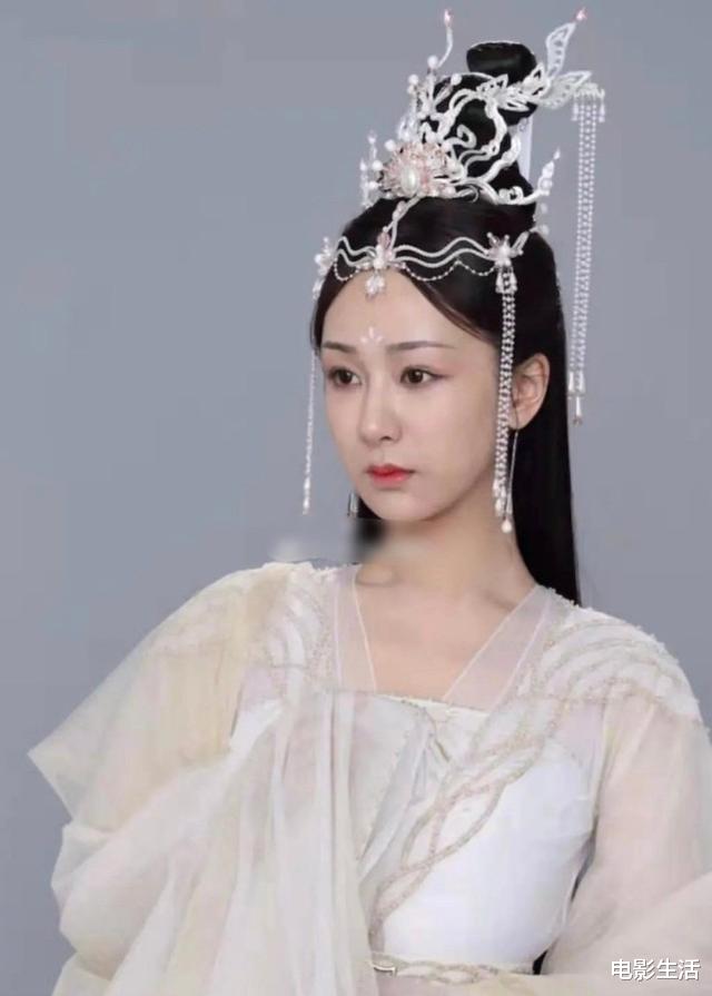 杨紫《沉香如屑》定妆照比《青簪行》更美,但最美的还是这个角色 杨紫《沉香如屑》定妆照比《青簪行》更美,但最美的还是这个角色