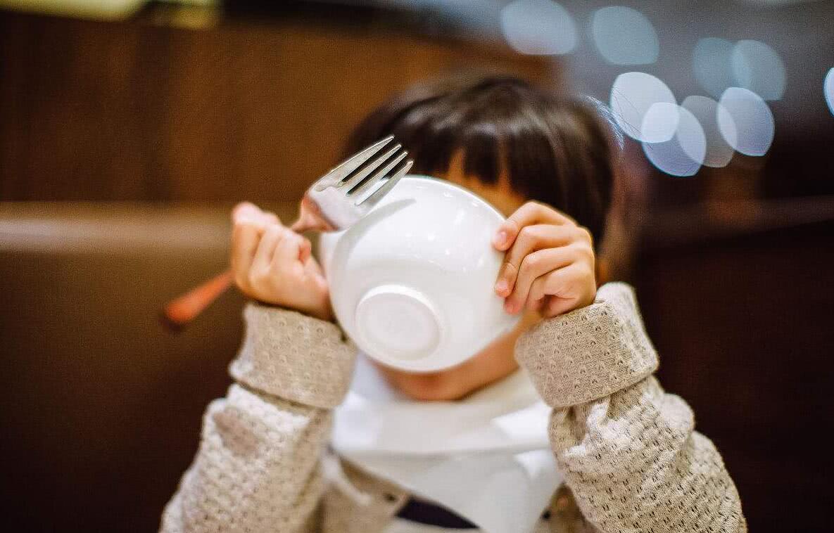 13个月以上的幼儿该以吃奶粉为