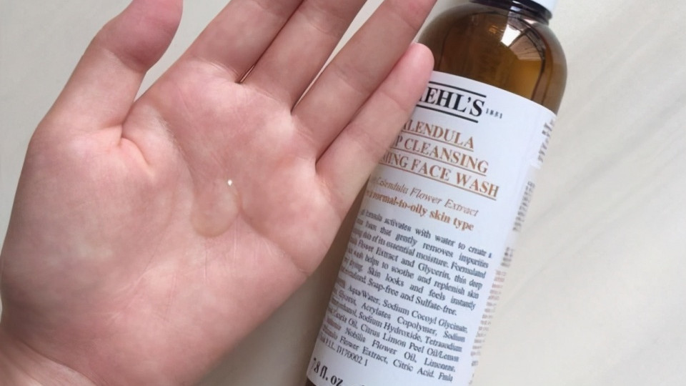 洗面奶 温和洗面奶推荐：能清除残留污渍与妆容，让皮肤越洗越光滑细腻