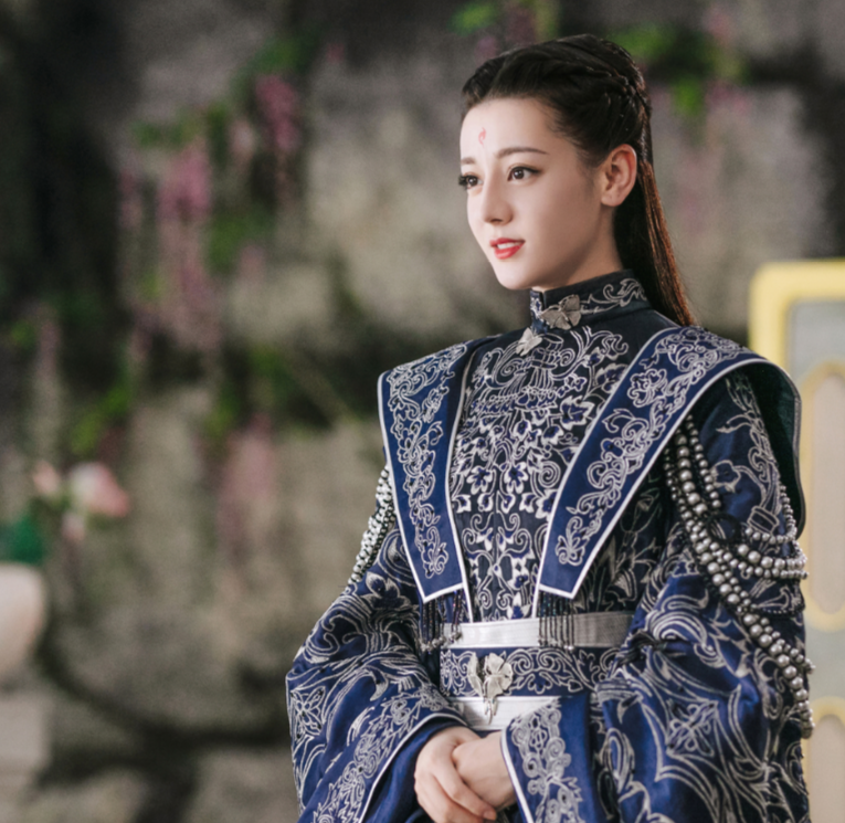 啥都不怕就怕女星穿嫁衣，杨幂的白嫁衣不算啥，杨紫嫁衣才是绝美