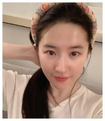 素颜都敢拍戏的女明星，最后一个你不得不服
