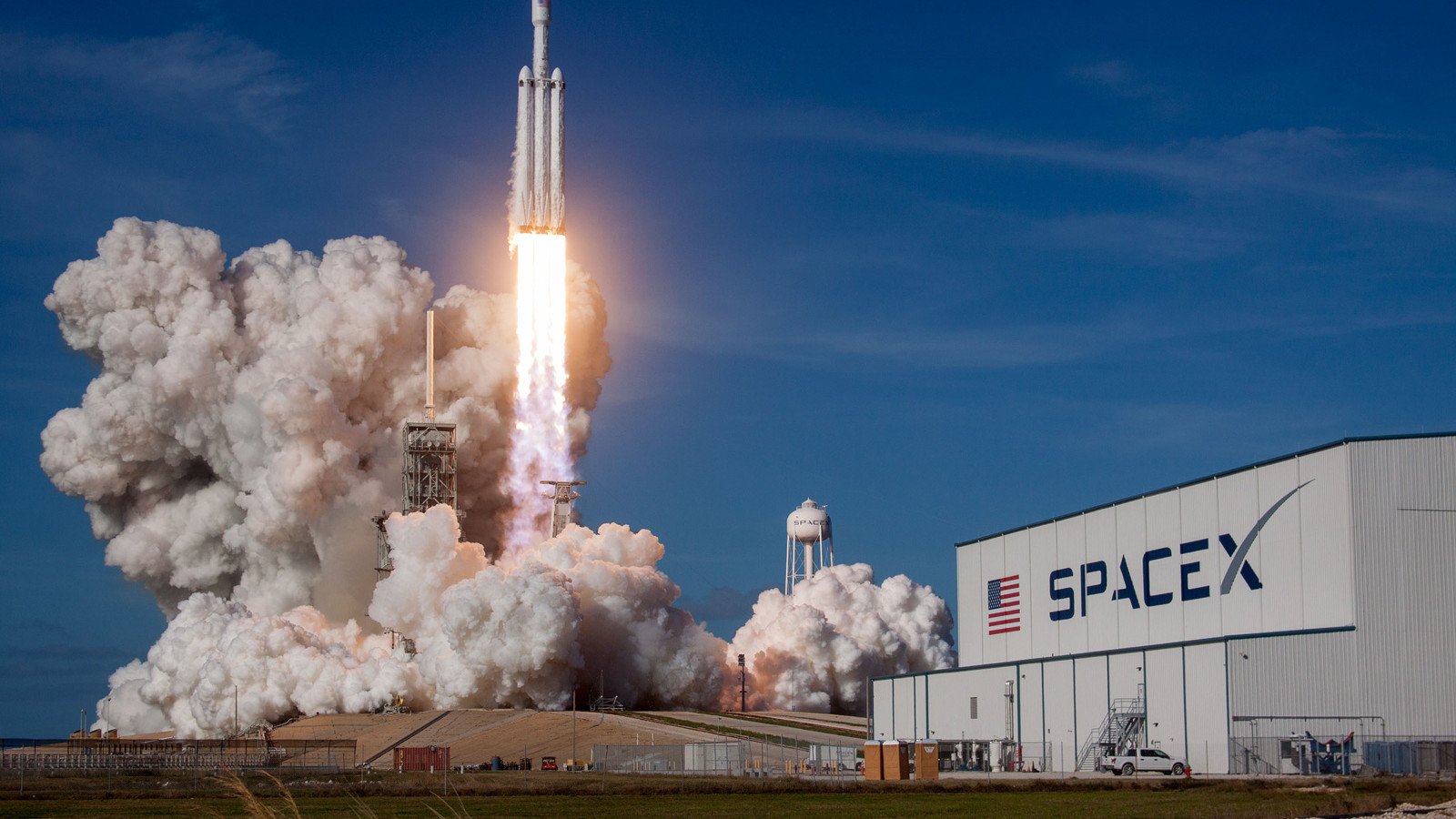 化石 马斯克又一壮举！SpaceX送4平民上太空：比国际空间站都远