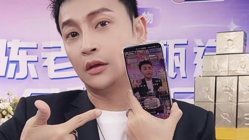 陈志朋|陈志朋直播到凌晨两点，因为网友一句话，跟对方对骂起来！