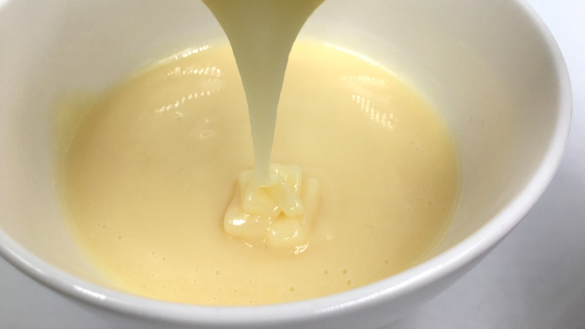 |家庭自制炼乳，简单快手，无添加剂，非常的健康美味哦。