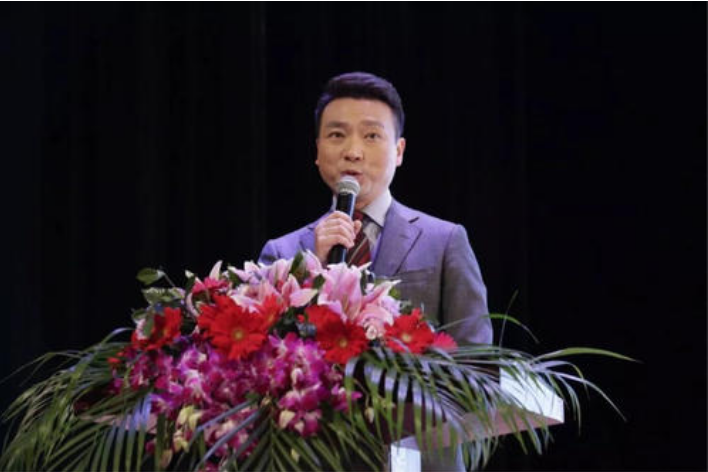 央视著名主持人,台上是搭档台下是夫妻,网友:这保密工作很优秀 央视著名主持人,台上是搭档台下是夫妻,网友:这保密工作很优秀