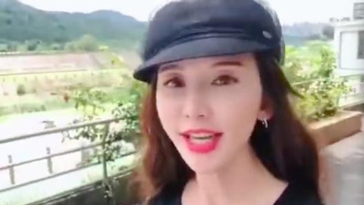 减脂 林志玲的颜值也裂了，最新近照撞脸张萌，美颜过度脸部浮肿不自然