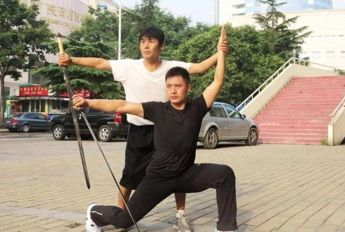 他是洪金宝唯一请不动的人,功夫比肩李连杰,却为国家放弃拍戏 他是洪金宝唯一请不动的人,功夫比肩李连杰,却为国家放弃拍戏