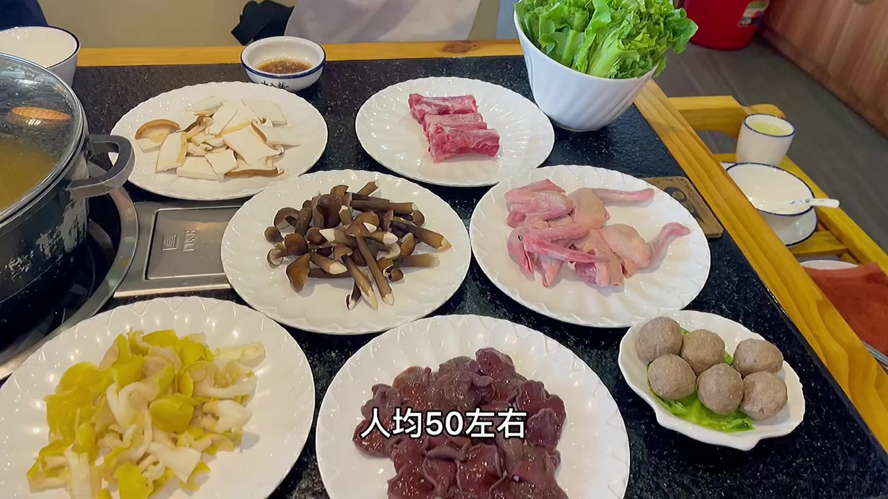 云南的菌菇果然是一绝，配上鸽子真的很不错！
