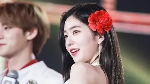 电影节|粉丝闭眼尬吹，裴珠泫本人都尴尬了！年龄是骗不了人的，清醒点吧！