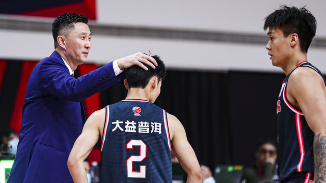 欧洲|狂轰21分7篮板！16岁中国新星闪耀欧洲赛场，他能超越徐杰吗